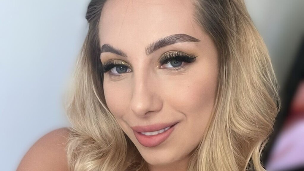 EllyCarter